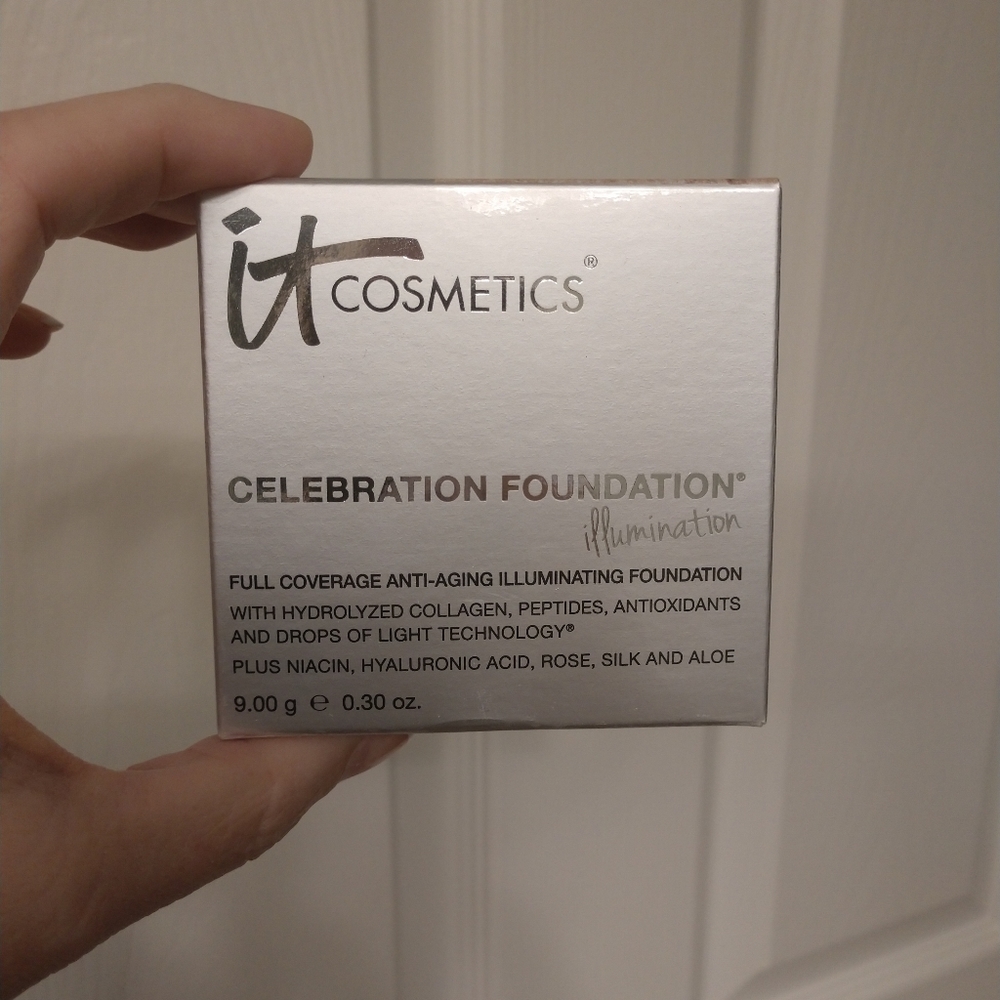 IT cosmetics Celebration Foundation Illumination